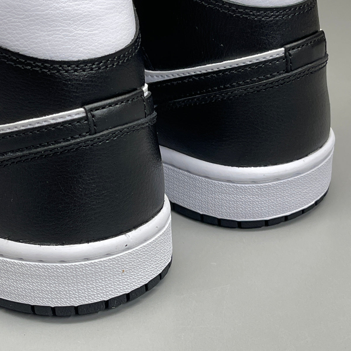 NIKE AIR JORDAN 1 Mid Panda Shoe Women's Sz 7.5 Black / White DV0991-101 (New)