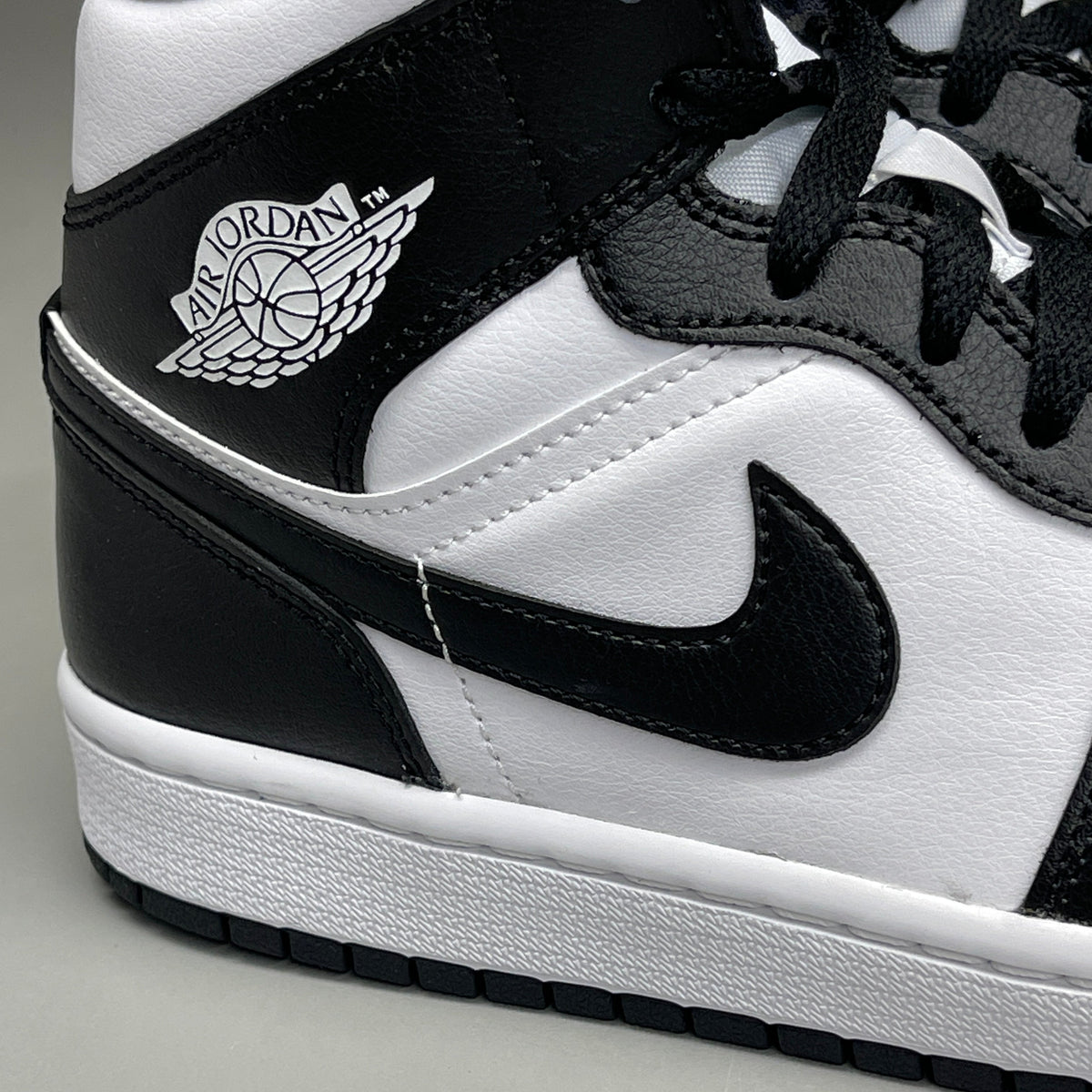 NIKE AIR JORDAN 1 Mid Panda Shoe Women's Sz 7.5 Black / White DV0991-101 (New)