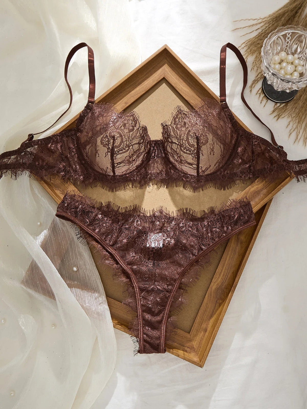 Ladies' Basic Style Thin Lace Bra And Panty Set Seamless Single Layer Eyelet Underwear Comfortable Intimate Apparel